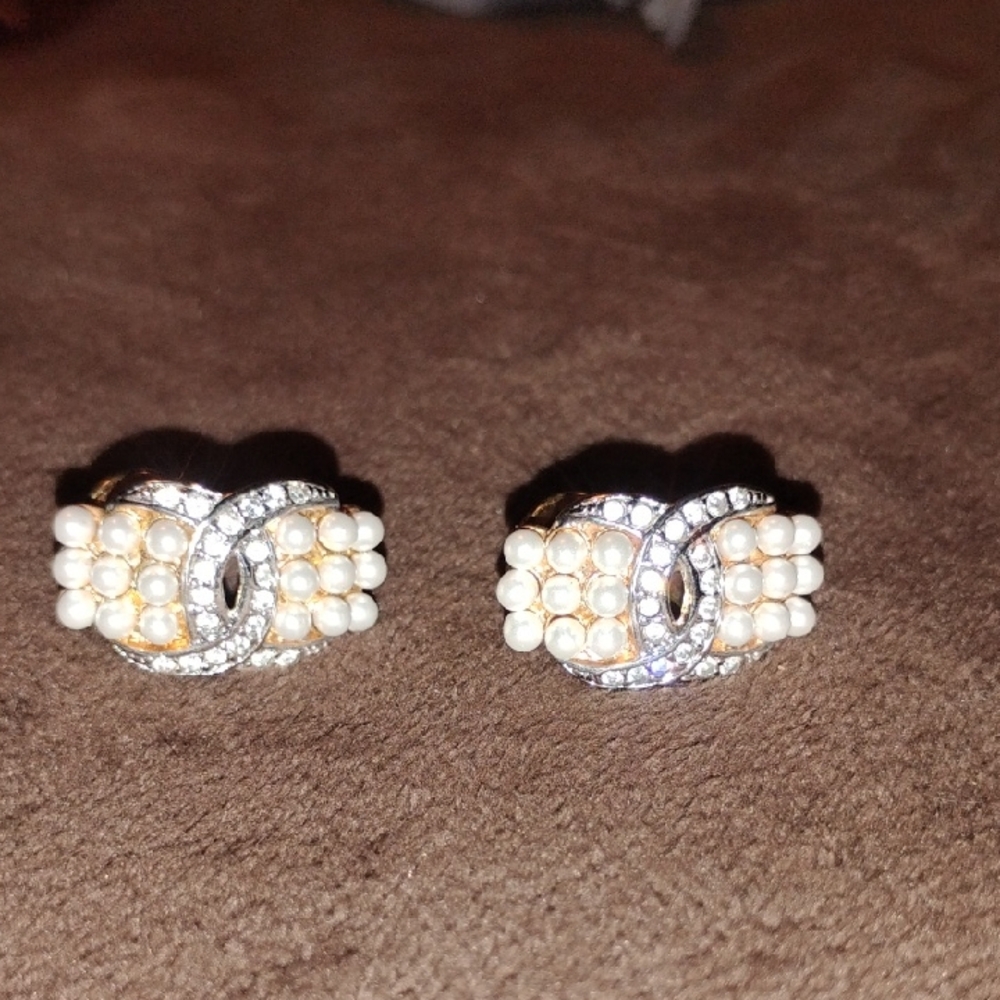 Premier Designs Clip On Earrings